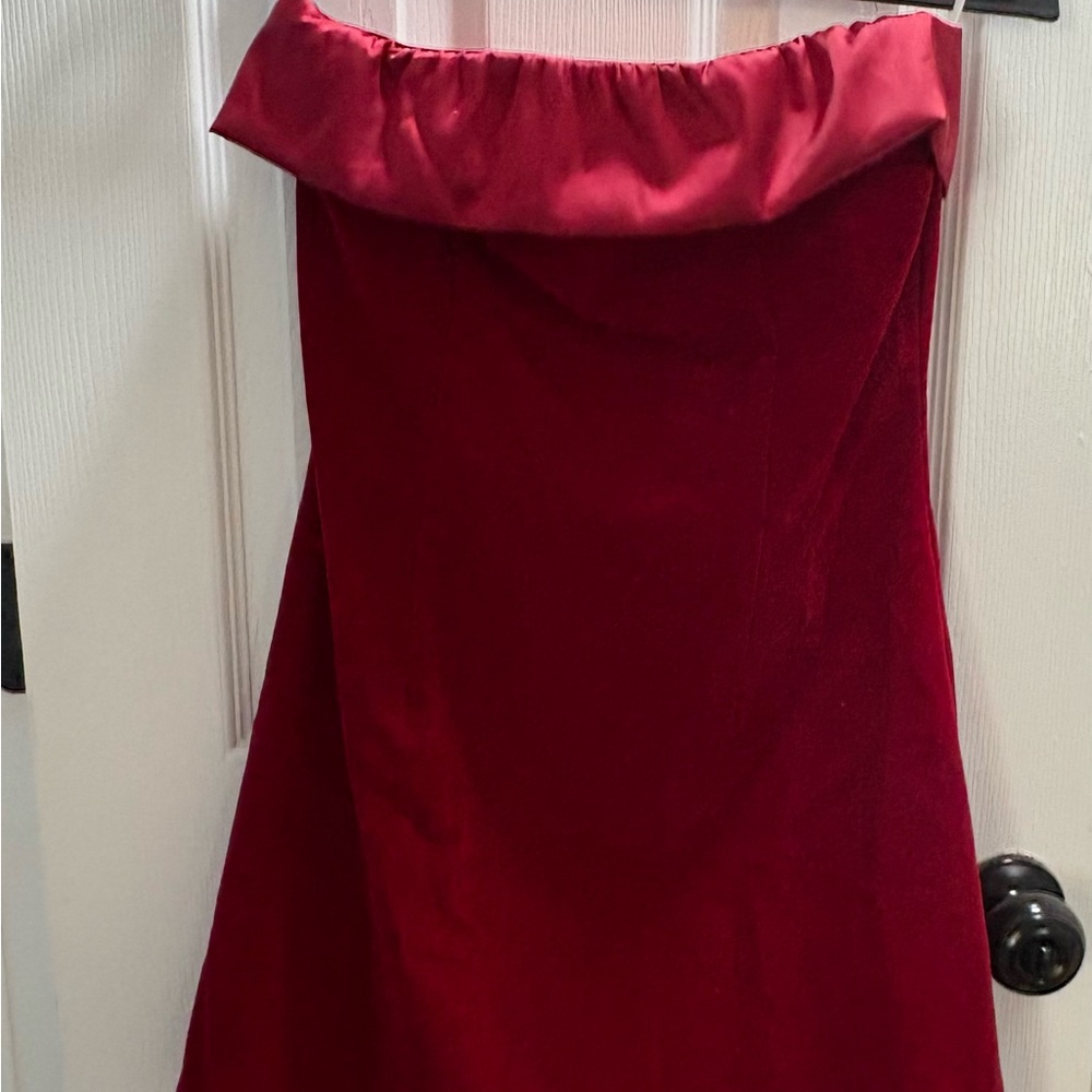 Commense Strapless Scarlet Dress